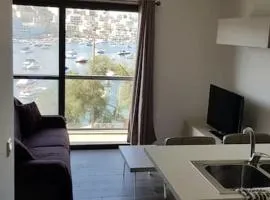 Modern,1 bedroom Seafront apt in St Paul's Bay 3