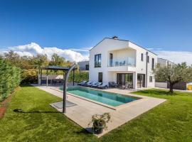 Villa Silvia by Villsy, hotel in Nova Vas