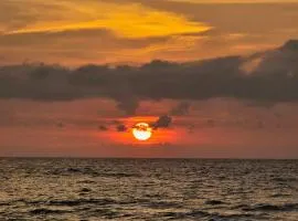 Seaside Sunset Beach Resort