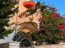 Apartments and Rooms Villa Bouganvillea