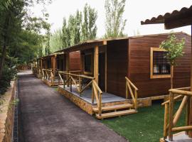 Camping Valdeluna, glamping in Valdepeñas de Jaén