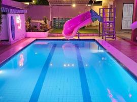 The Pool House Pattaya บ้านเดอะพูลเฮาส์พัทยา, hotel v destinaci Bang Lamung