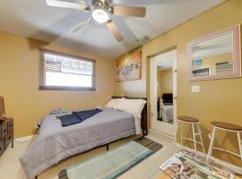 8 Mi to Beach Pet-Friendly Fort Lauderdale Studio, hotel en Fort Lauderdale