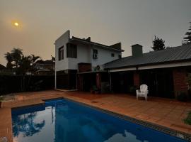 LA CASONA jn, Hotel in Posadas