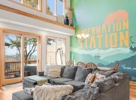 Hibernation Station - MTN Views near Asheville!
