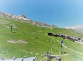 Résidence Le Palafour - Studio 2 personnes à Tignes au pied des pistes, des commerces proche de l'ESF, de l'office du tourisme dans le quartier du lac. MAE-2159