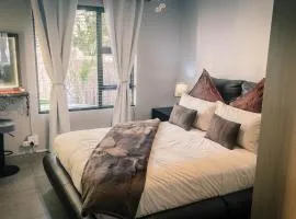 Air-Conditioned, Self-Catering Apartment with Heated Pool Near OR Tambo International Airport