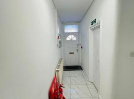Room for stay with shared facilities, hotel in Uxbridge