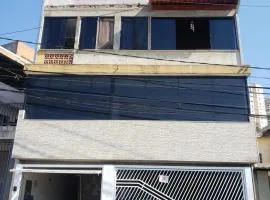 Quarto para 3 - Ambiente Familiar - Guarulhos - SP