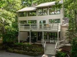 Pets-ok Retreat W Sauna, Jacuzzi At Wintergreen, hotel in Wintergreen