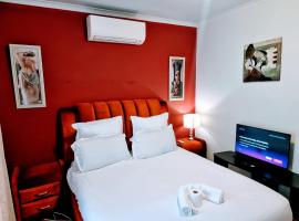 3 bedroom garden house in Tableview, hotel v destinaci Table View