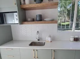 Tranquil Guest Suite with solar power and back up water