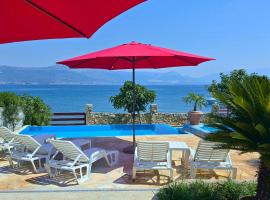 Beachfront Villa Ciovka、スラティネのホテル
