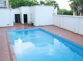 AMP HOME STAY NYALI PRIVATE ROOM WITH POOL