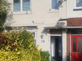 Double bed rooms in Meadowhall, Tinsley