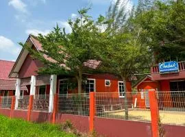 Ombak Beach Homestay Traditional Villas