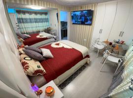 Gold House Oro, love hotel in Quito