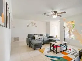 4BR Naples Getaway Pool, Gazebo & Near Beach