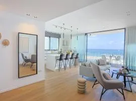 Luxury 2BD Beach Apartment 15