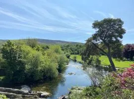 2 bedroom cottage in the heart of Rhayader