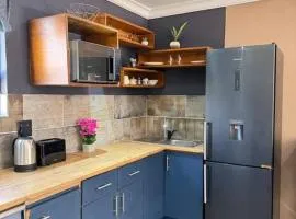 Spacious stay-in 2bedroom apartment