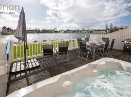 Windrush Lake 82, Puffin Lodge - P