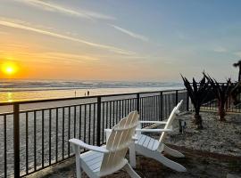 Single or Double Beach Studio Oceanfront Pool & Tiki, hotel in Daytona Beach Shores
