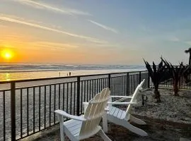 Single or Double Beach Studio Oceanfront Pool & Tiki