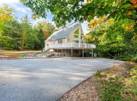 Minutes to Downtown & National Forest Ash Lodge, βίλα σε Conway