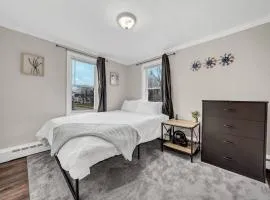 Perfect Location and Fast Wi-Fi Heart of Village