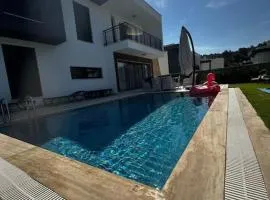 Private Pool Villa for Daily Rent in Kusadasi