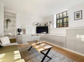 Lux Barn Conversion in Frodsham, hotel in Frodsham