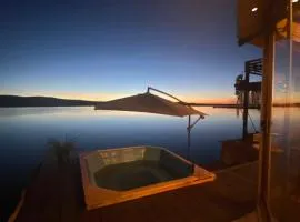 Uros Titicaca Beluxia