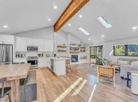 Bright Tahoe Home with Private Backyard Near Beach