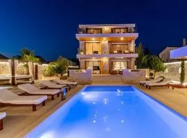 Villa in Pola a with Swimming Pool