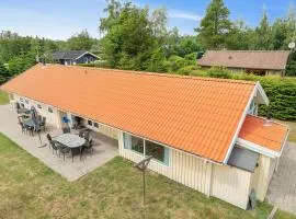 Gorgeous Home In Væggerløse With Sauna