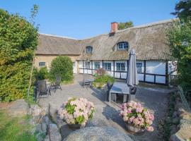4 Bedroom Cozy Home In Samsø, hotel em Kolby Kås