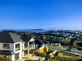 Orewa New house with view on deck near Cafe,bush & river
