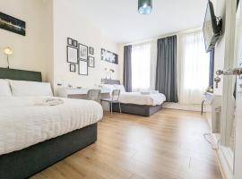Guest Rooms in Anfiled Near Stadium, Free Parking &ndash; domek wiejski 