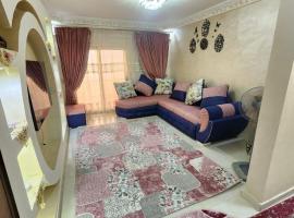 Beautiful Old Apartment, hotel in Madinat Al Ashir min Ramadan