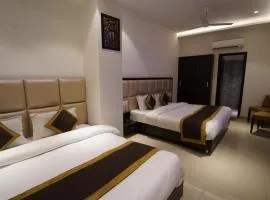 Hotel Avi inn Near BY Golden Temple