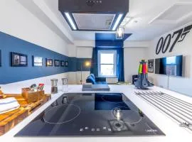 Luxury Skyfall with FREE PARKING For Families & Business By Prescott Apartments