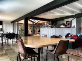 Casa mARTa : Suites, terrasses et vue panoramique, Hotel in Tournon-sur-Rhône