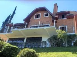 Casa e Vista privilegiadas no Alto do Capivari