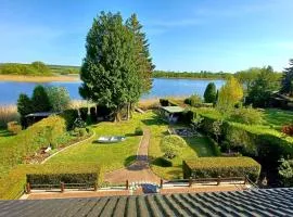 Ferienhaus direkt am See
