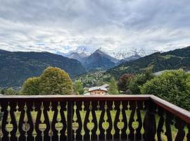 Chalet facing Mont Blanc calm and comfort, Hotel in Saint-Gervais-les-Bains