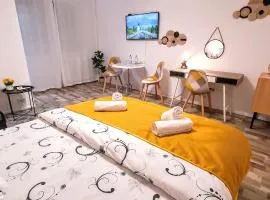 The Yellow King - Luxurious Apartment