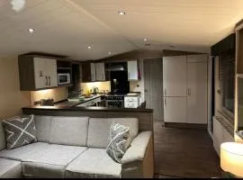 Luxurious 2 Bedroom Caravan
