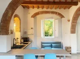 Maremosso studio by the sea with shared garden