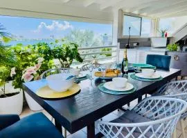 Spacious Waterfront 2 Bedroom Condo with 2 Bathrooms, Pool, AC